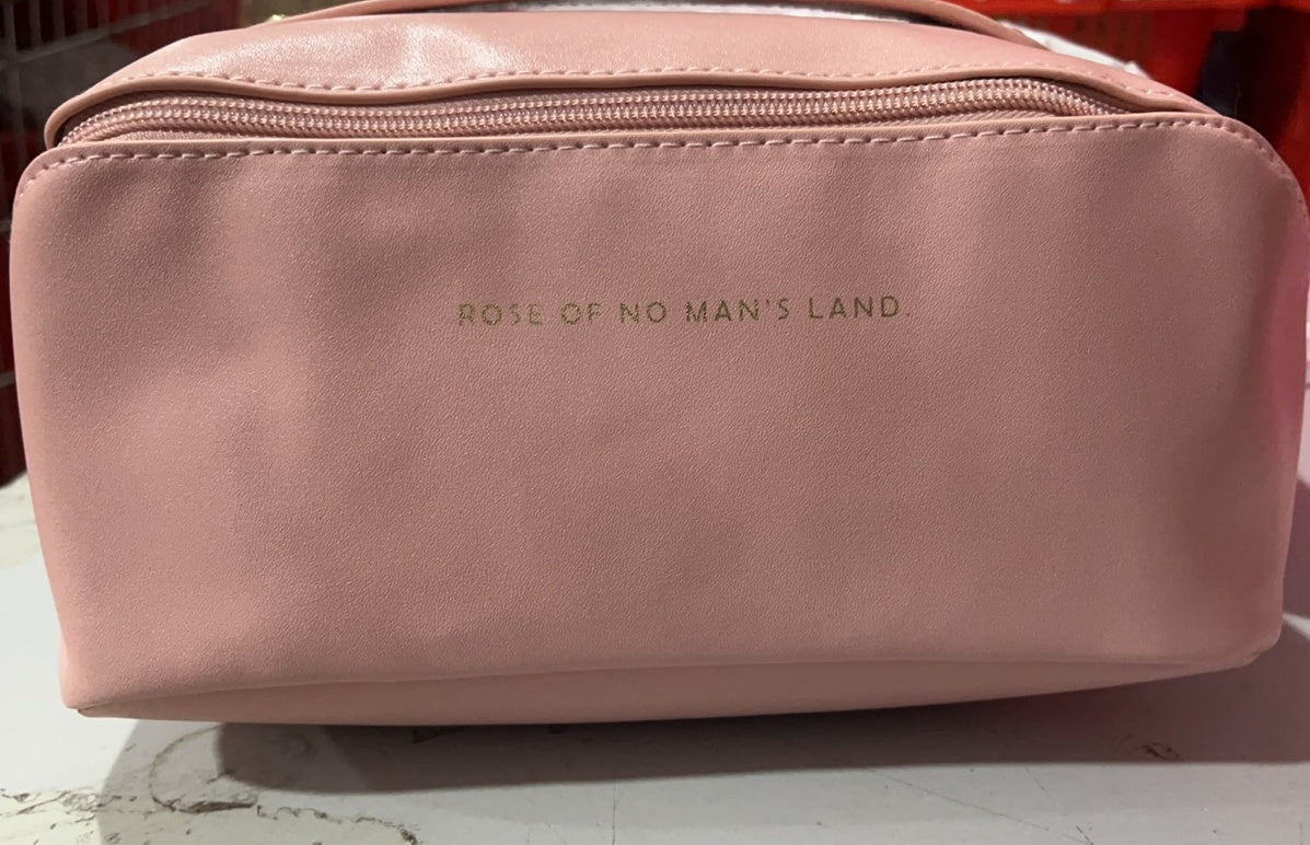 Keep all your beauty essentials organized with this Large Capacity Travel Cosmetic Bag. Multifunctional, spacious, and stylish—perfect for women on the go.